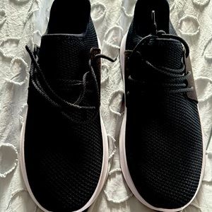 Vessi waterproof shoes never worn